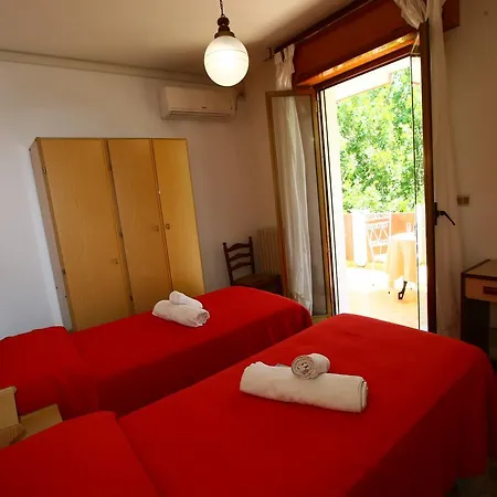 Hotell Emanuela 2*