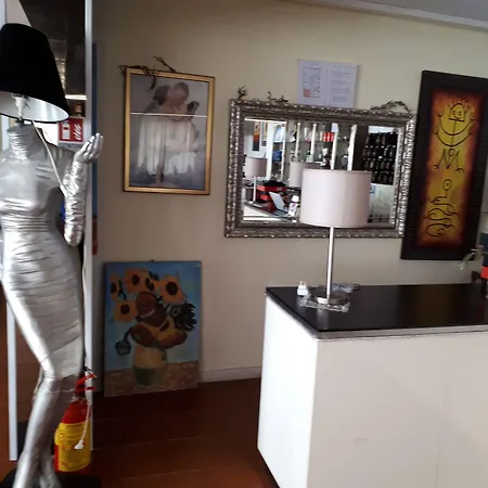 Emanuela 2* Ρίμινι