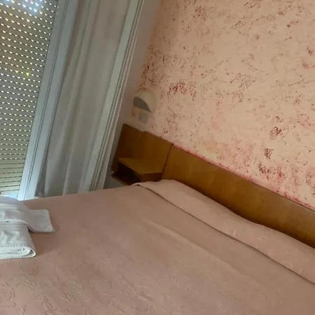 Hotel Emanuela 2*