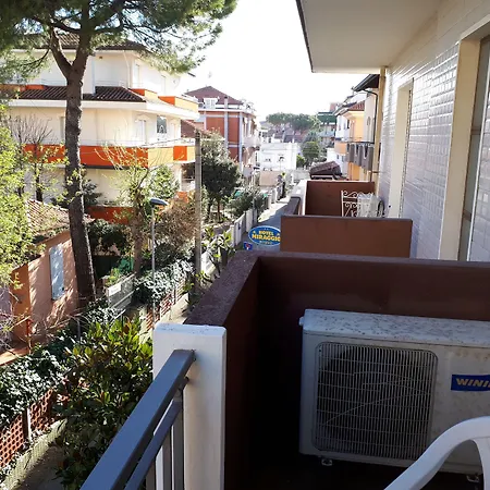 Hotel Emanuela 2*